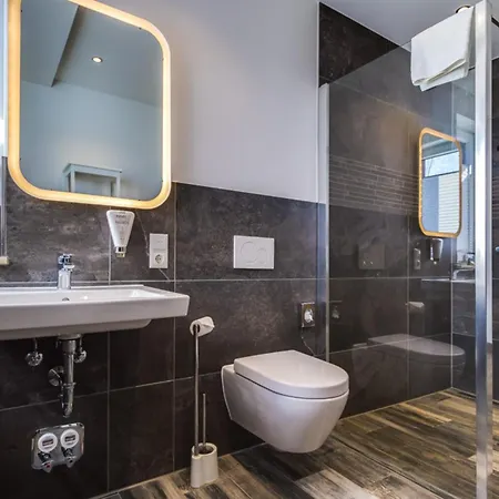 Lagovida Kapitänskajüte C Am Störmthaler * Grosspoesna