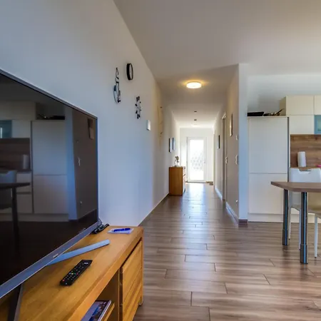 Lagovida Kapitänskajüte C Am Störmthaler *