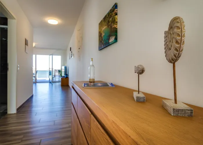 Lagovida Kapitaenskajuete C Am Stoermthaler *